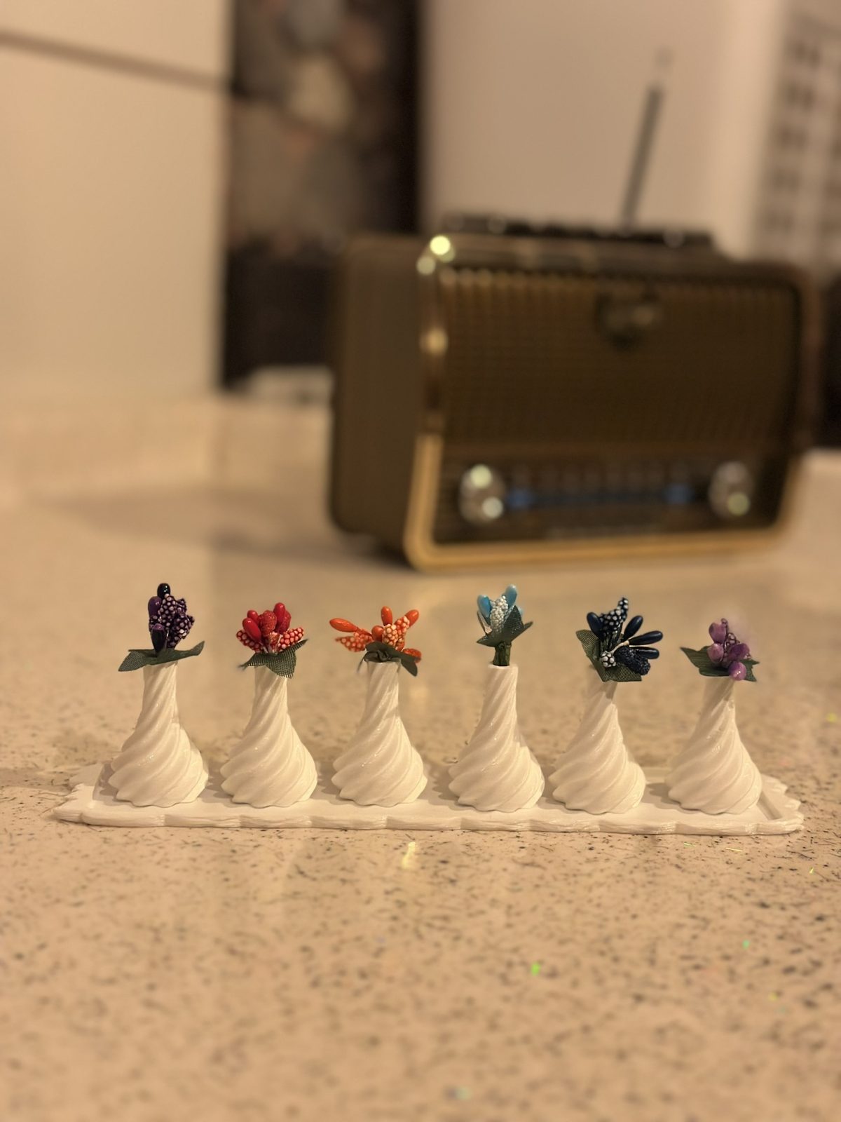 6'lı Mini Dekoratif Vazo Seti – 3D Baskı Çiçeklik Minimal Masaüstü Ev Dekoru