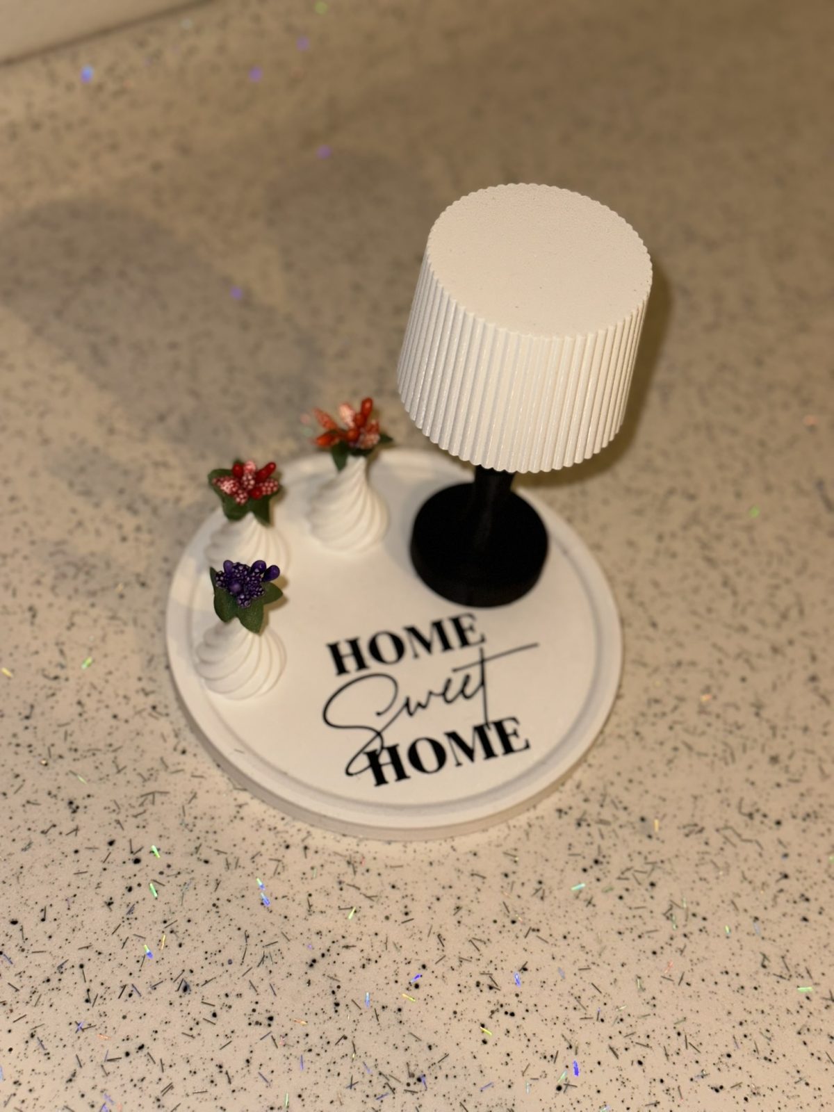 Home Sweet Home Dekoratif Tepsi Seti – Mini Abajur ve 3'lü Vazo Ev Dekoru