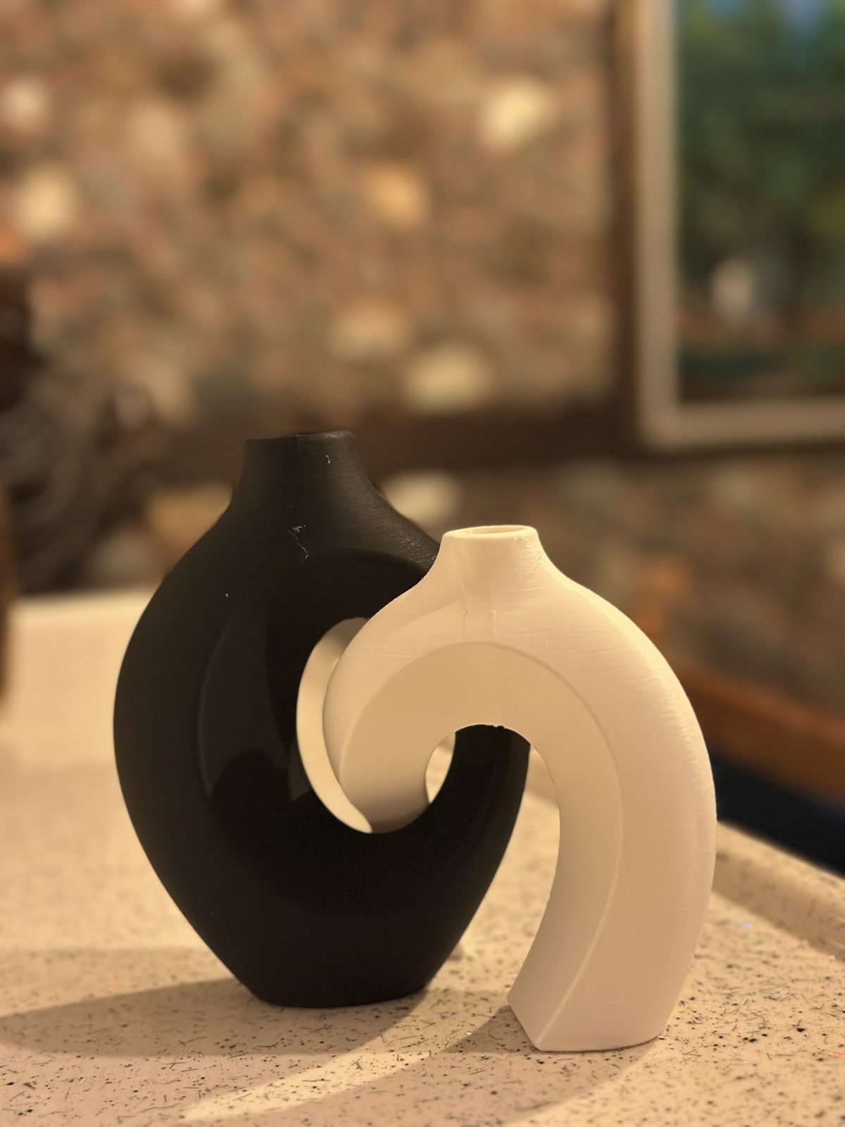 2'li Modern Dekoratif Vazo Seti – 3D Baskı Minimal Halka Tasarım Plastik Vazo