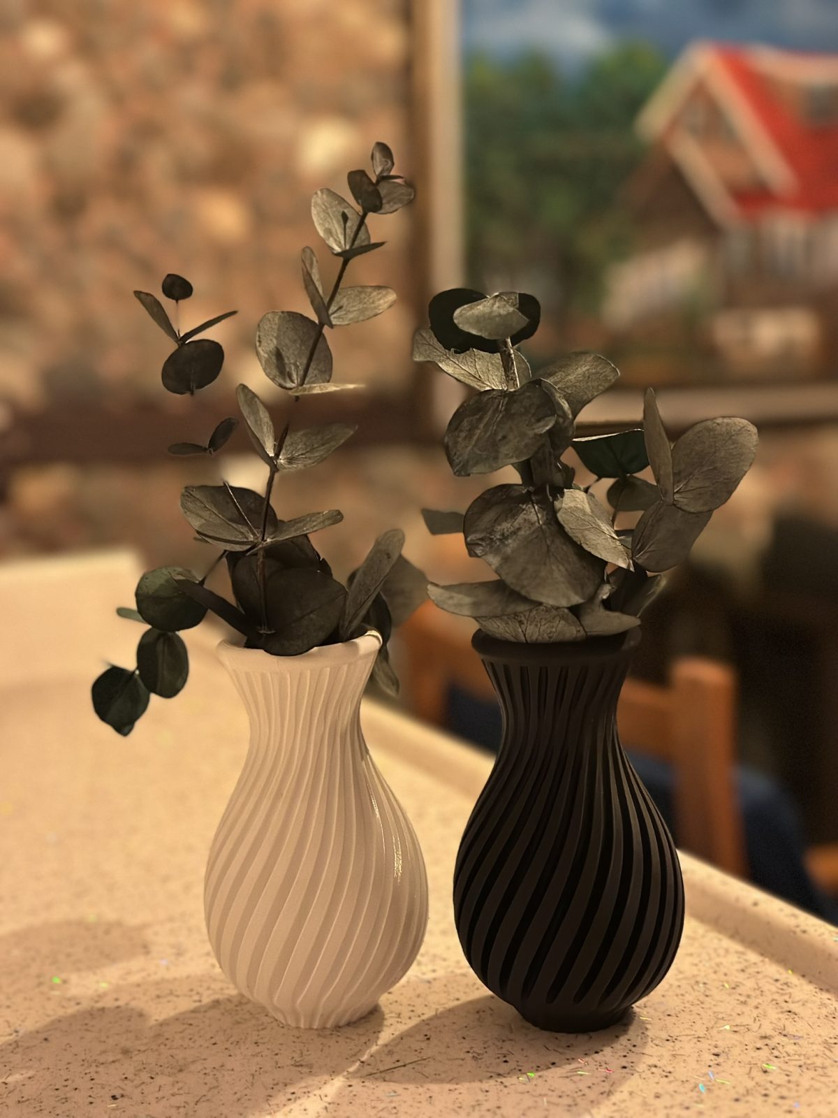 2'li Modern Dekoratif Vazo Seti – 3D Baskı Siyah Beyaz Plastik Minimal Tasarım Vazo