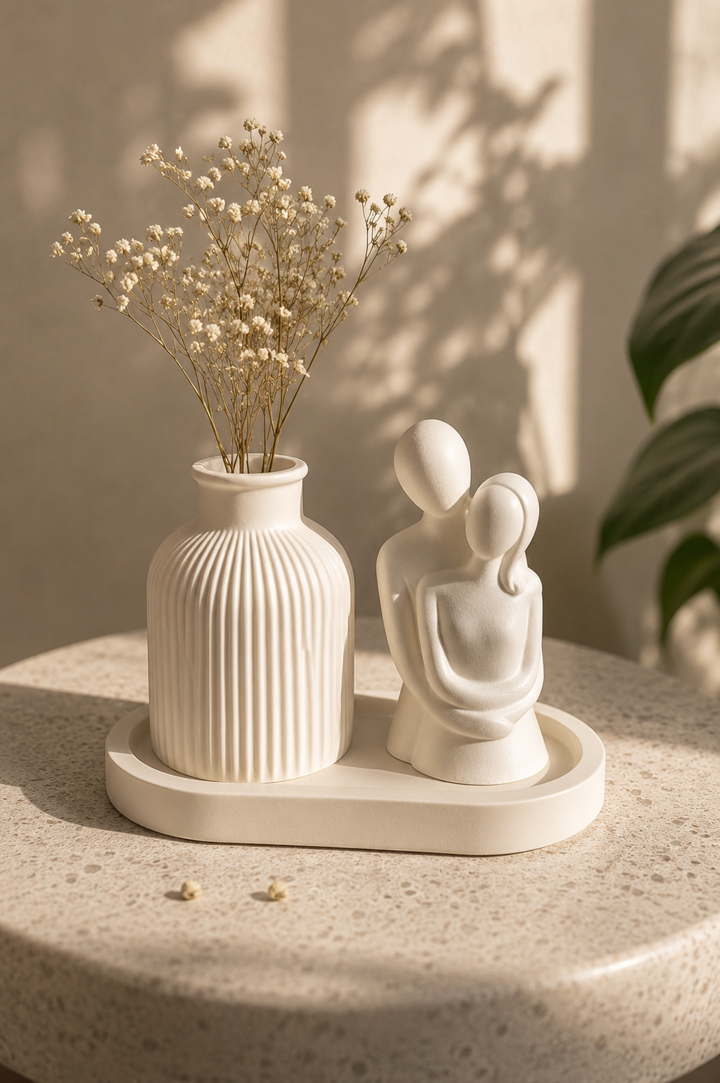 3'lü Dekoratif Vazo ve Aile Biblo Seti - Taş Tozu Döküm Oval Tepsili Modern Salon Ev Dekoru